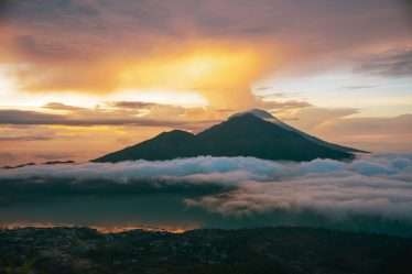 Gunung Batur tempat melihat sunrise terbaik