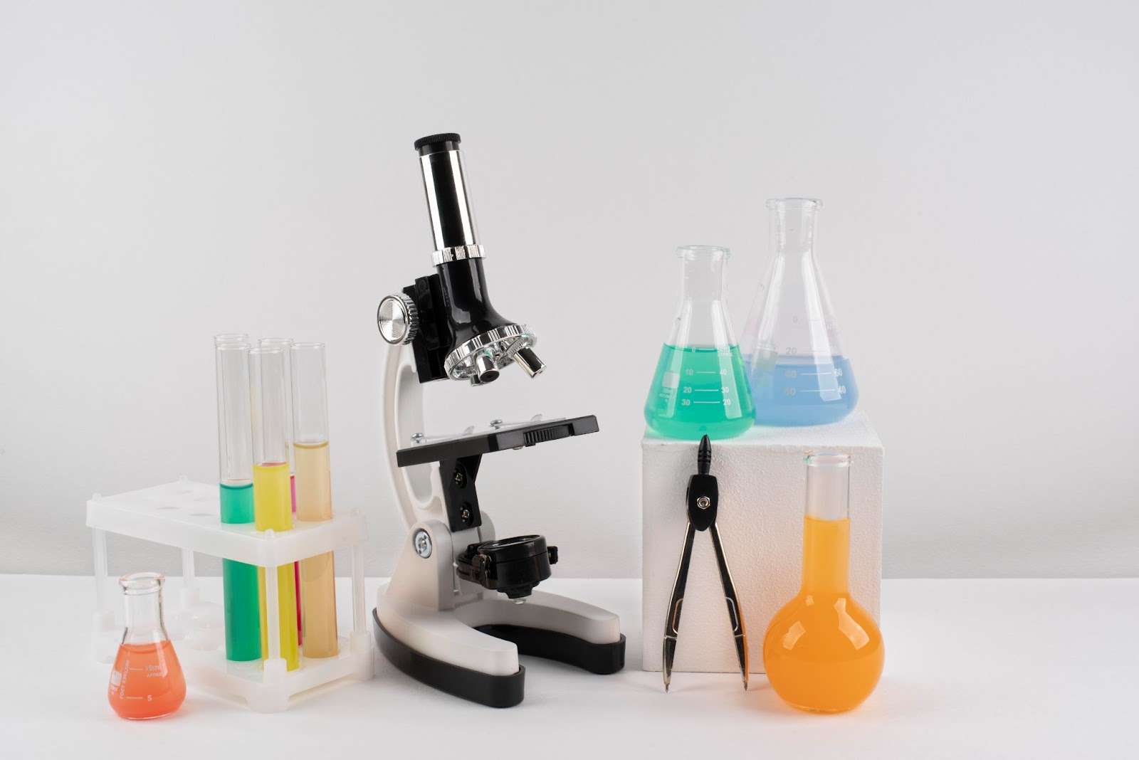 distributor alat laboratorium